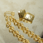 E70760 Boucles d'oreilles clips carrées texturées - Karine Sultan - Vignette | Karine Sultan