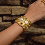 B74620 Bracelet manchette texturée perle - Karine Sultan - Vignette | Karine Sultan