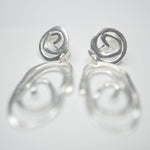 E70800 Boucles d'oreilles clips goutte tourbillonnante - Karine Sultan - Vignette | Karine Sultan