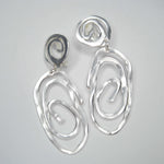 E70800 Boucles d'oreilles clips goutte tourbillonnante - Karine Sultan - Vignette | Karine Sultan