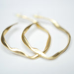 E71032 Boucles d'oreilles Créole irrégulière - Karine Sultan - Vignette | Karine Sultan