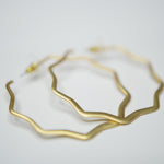 E71034 Boucles d'oreilles créoles zigzag - Karine Sultan - Vignette | Karine Sultan