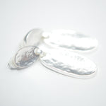 E71067 Boucles d'oreilles clips goutte ovale texturée - Karine Sultan - Vignette | Karine Sultan