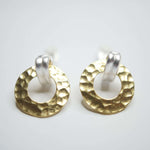 E71086 Boucles d'oreilles clips heurtoir martelé - Karine Sultan - Vignette | Karine Sultan