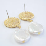 E71646 Boucles d'oreilles perle blanche - Karine Sultan - Vignette | Karine Sultan