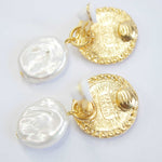 E71647 Boucles d'oreilles clips abeille clip & perle plate - Karine Sultan - Vignette | Karine Sultan