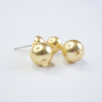 E71689 Boucles d'oreilles pendantes perles métal - Karine Sultan - Vignette | Karine Sultan