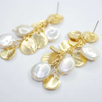 E72509 Boucles d'oreilles lustre pièces et perles plates - Karine Sultan - Vignette | Karine Sultan