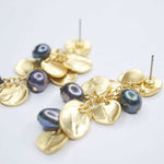 E72509 Boucles d'oreilles lustre pièce et perles de paon - Karine Sultan - Vignette | Karine Sultan