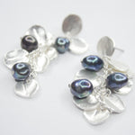 E72509 Boucles d'oreilles lustre pièce et perles de paon - Karine Sultan - Vignette | Karine Sultan