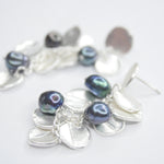 E72509 Boucles d'oreilles lustre pièce et perles de paon - Karine Sultan - Vignette | Karine Sultan