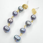 E75511 Boucles d'oreilles pendantes linéaires perles Paon - Karine Sultan - Vignette | Karine Sultan