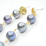 E75511 Boucles d'oreilles pendantes linéaires perles Paon - Karine Sultan - Vignette | Karine Sultan