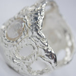 B74620 Bracelet manchette texturée perle - Karine Sultan - Vignette | Karine Sultan