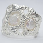 B74620 Bracelet manchette texturée perle - Karine Sultan - Vignette | Karine Sultan